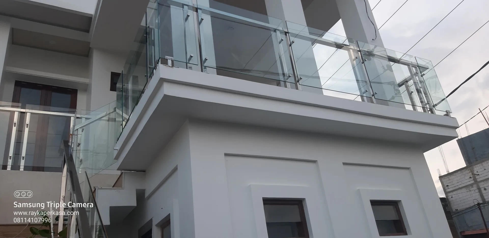 Railing Kaca Makassar: Harga, Material, dan Pemasangan