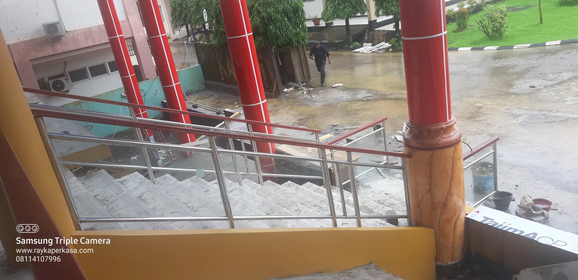 Inspirasi railing tangga dan balkon Tallo, Makassar — Referensi material, garis bidang, dan ritme elemen railing.
